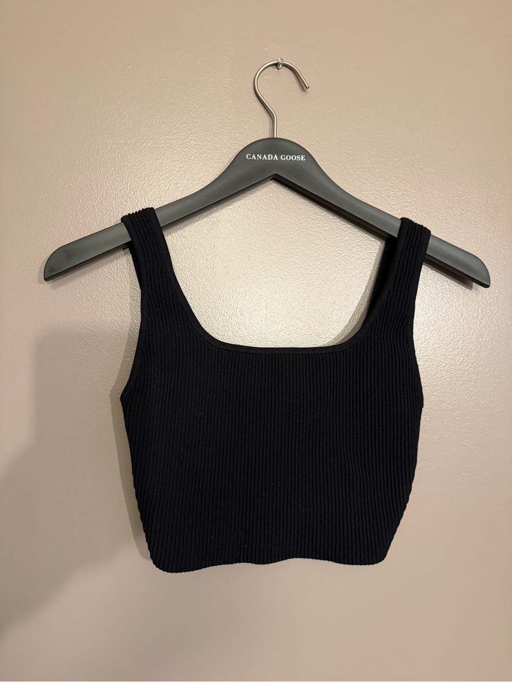 Aritzia Babaton Black Cropped Ribbed Tank Top